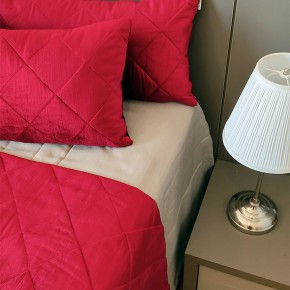 Kit Manta veludo vermelho + porta travesseiro